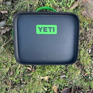 YETI Daytrip Lunch Box Canopy Green